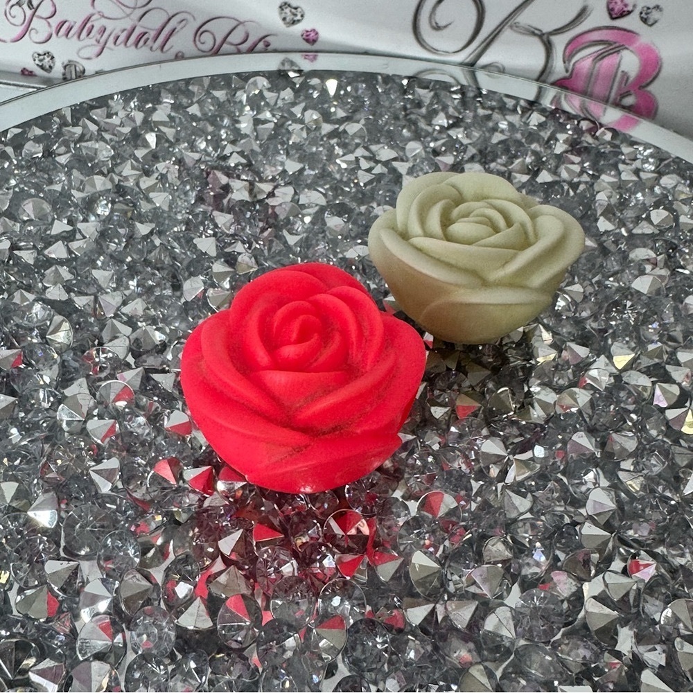Light up roses Set of Three Rose-Shaped 3 LED lights 1 red/pink and 2 white